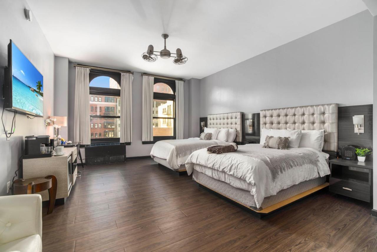 Standard Double Suite