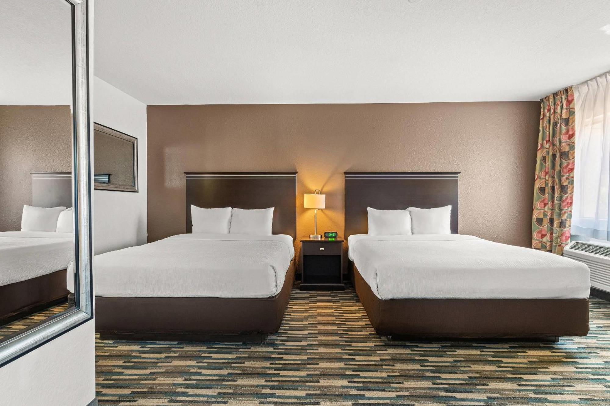 Suite with Two Queen Beds - Non-Smoking