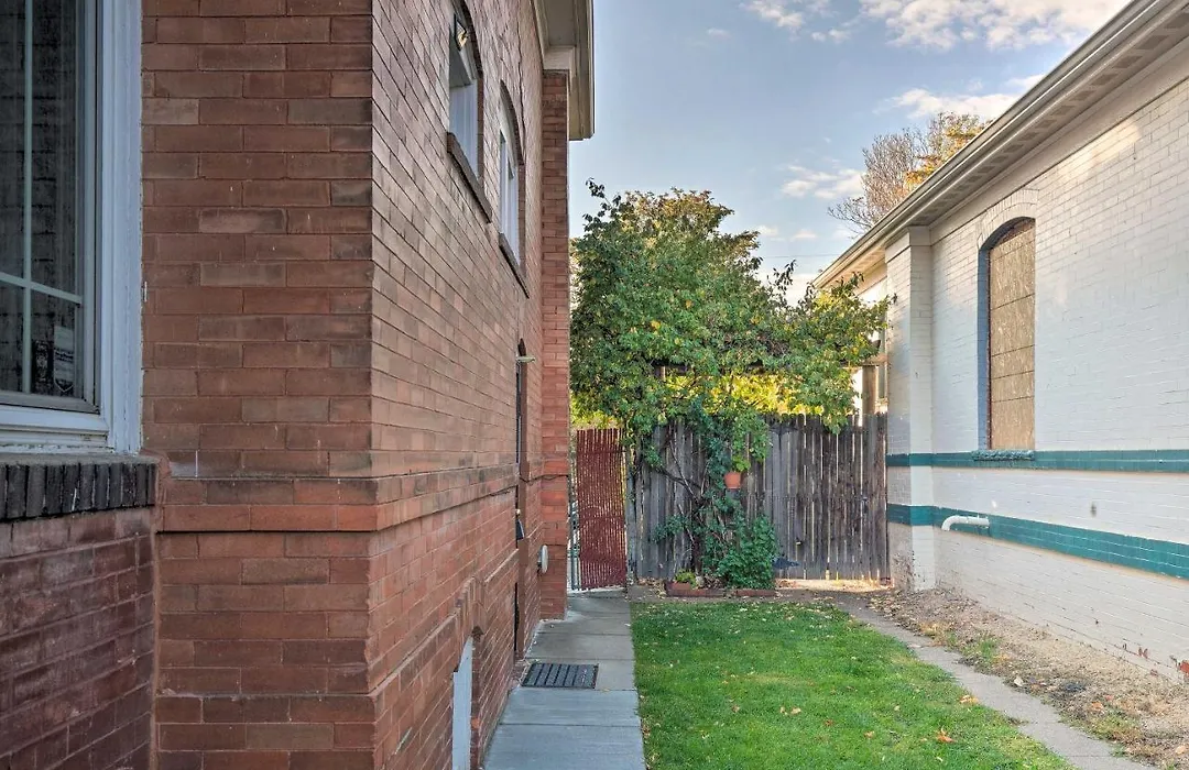 Steps To City Park + Restaurants: Denver Studio-1