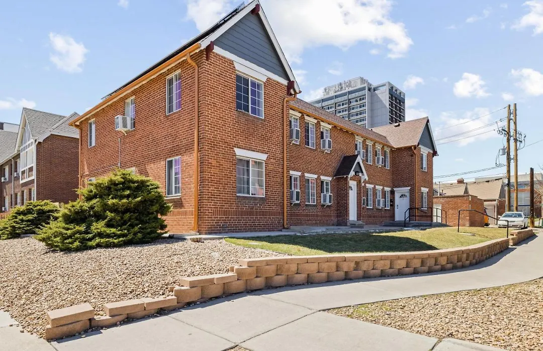 Stylish City Retreat - King Beds - Walk To Sloans Lake-1