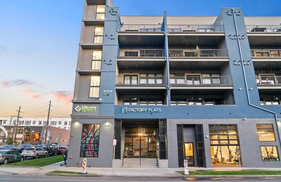 Modern Industrial Loft - Center Of Rino Art District-1