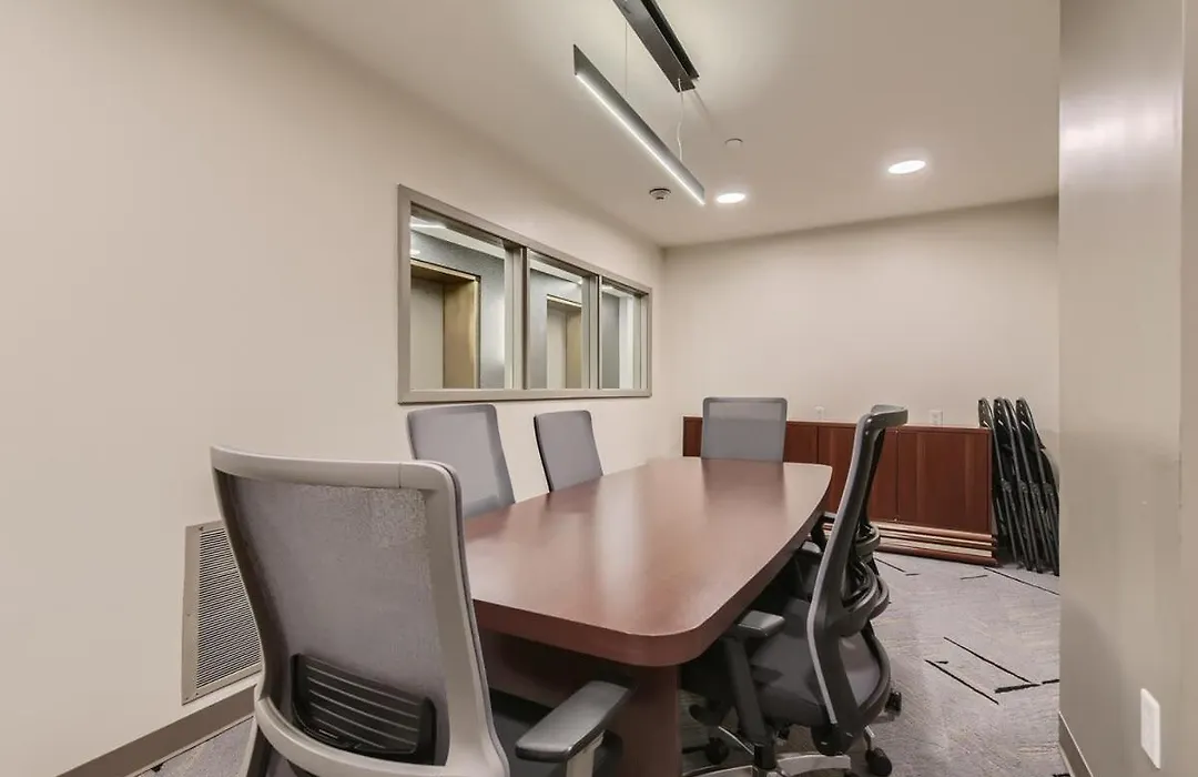 Larimer Luxury Top Notch Amenities Walk To All-1