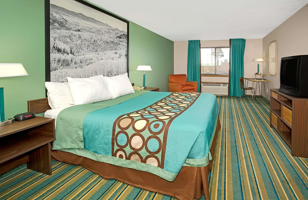 Super 8 By Wyndham Denver Stapleton-1