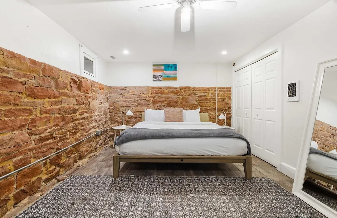 Stunning Historic Home - Dt Location! - Sleeps 8-1
