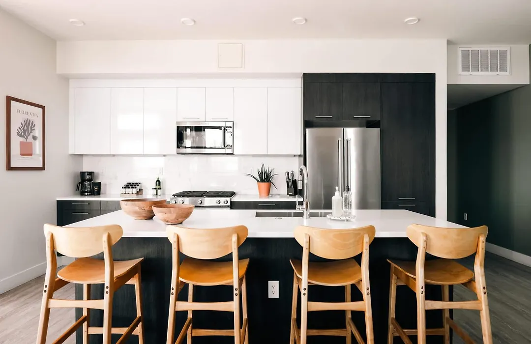 Skyline Loft - Sweeping Views - Central Lohi-1
