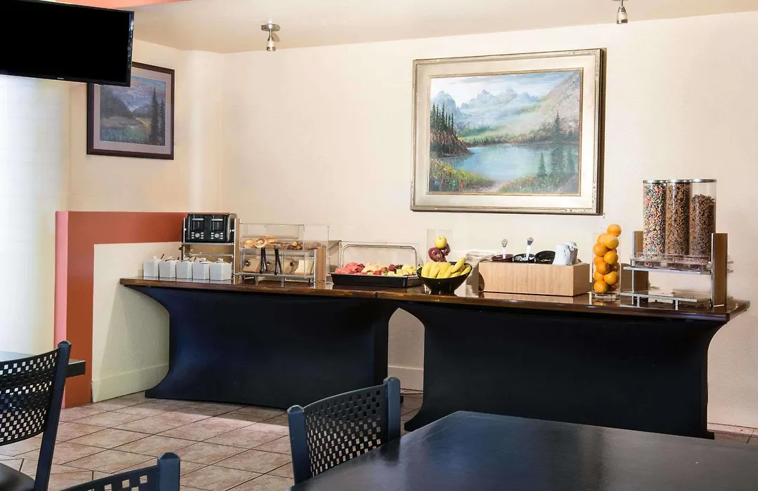 Ramada By Wyndham Denver Downtown-1