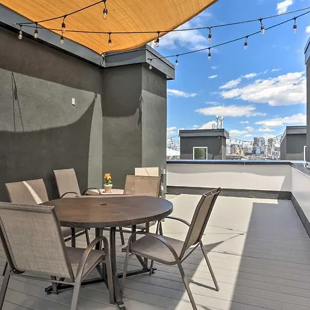 Trendy Denver Townhome - Walk To Mile High Stadium-3