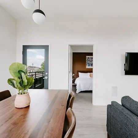 Earth-Chic - Modern Lifestyle Loft - Espadin Lohi-3