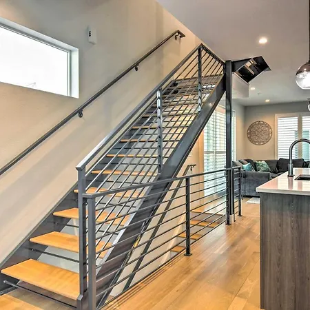 Luxe Denver Townhome Hot Tub And City Views!-2