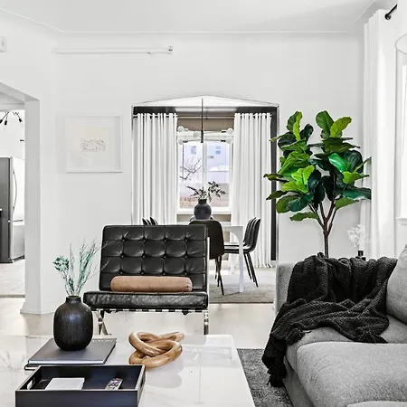 New Stylish Sanctuary - King Beds - Sloans Lake-3