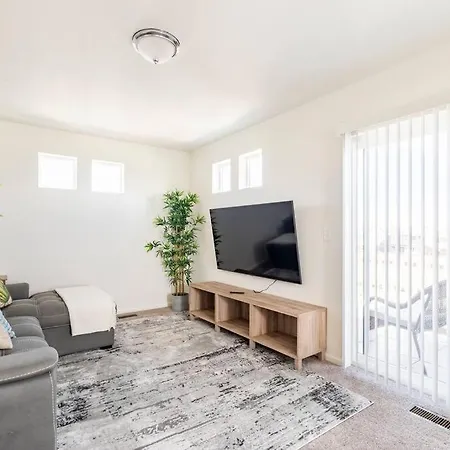Mountain View Home 10Min From Denver Int'L Airport-3