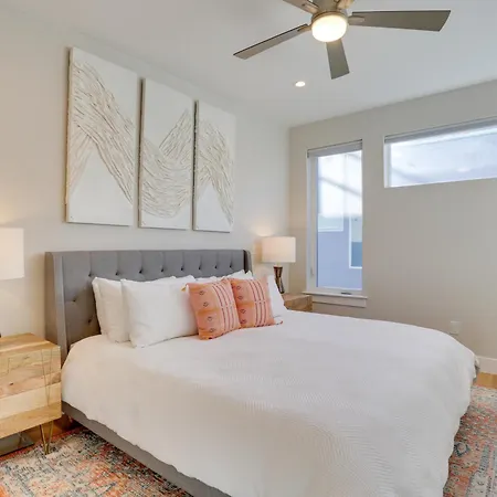 Upscale Retreat With Rooftop Walk To Mile High-3