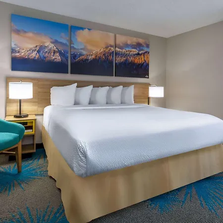 Days Inn & Suites By Wyndham Denver International Airport-2