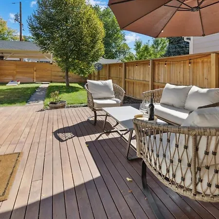 Stylish 2 Bedroom Apt Steps From Regis Tennyson St-3