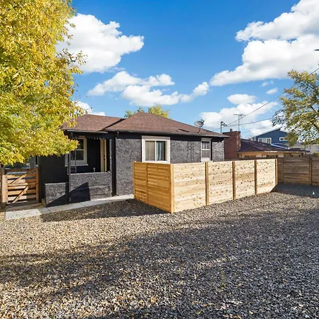 Peaceful Home W/ 4Br, Big Yard And Amazing Art-2