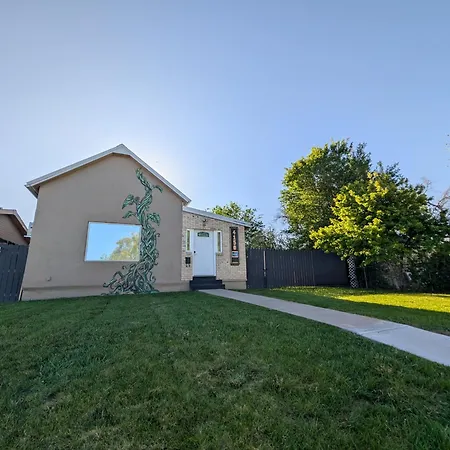 Denver Oasis 5Br Home With Hot Tub, Sleeps 16-2